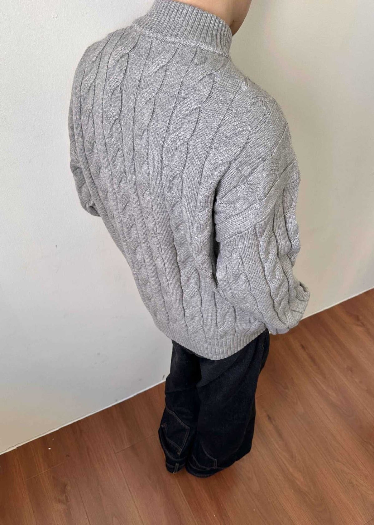 Men's Cable Knit Quarter Zip Sweater for Fall and Winter Everyday Wear