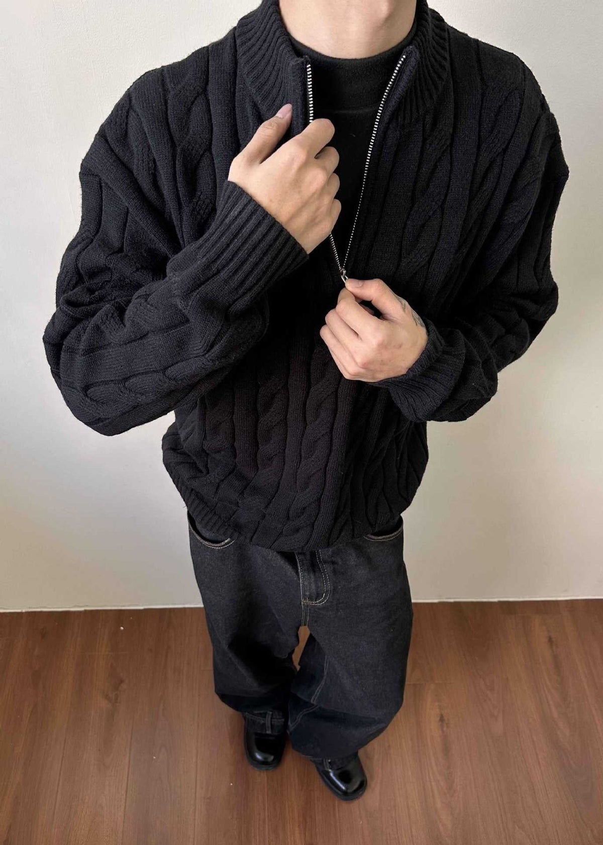 Men's Cable Knit Quarter Zip Sweater for Fall and Winter Everyday Wear