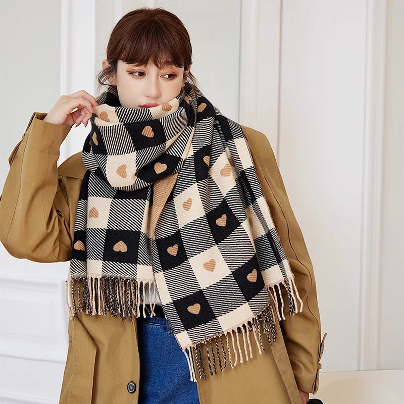 Women's Heart-Shaped Plaid Scarf, Thick Autumn and Winter Shawl black One Size