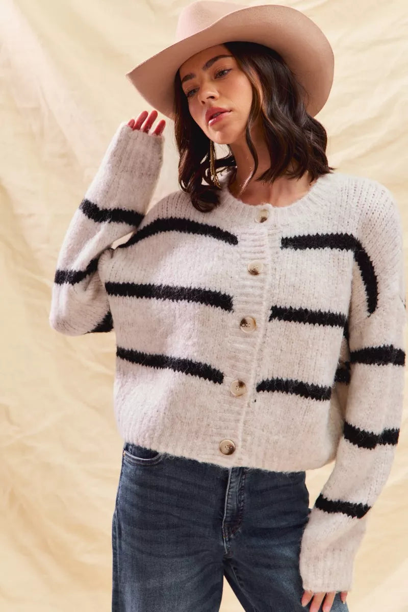 Women's White Oversized Knit Cardigan for Fall and Winter