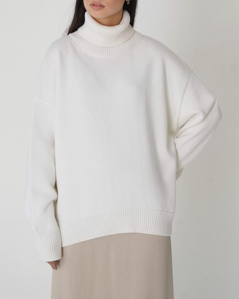 Women's Light Gray Oversized Turtleneck Knit Sweater for Everyday Wear