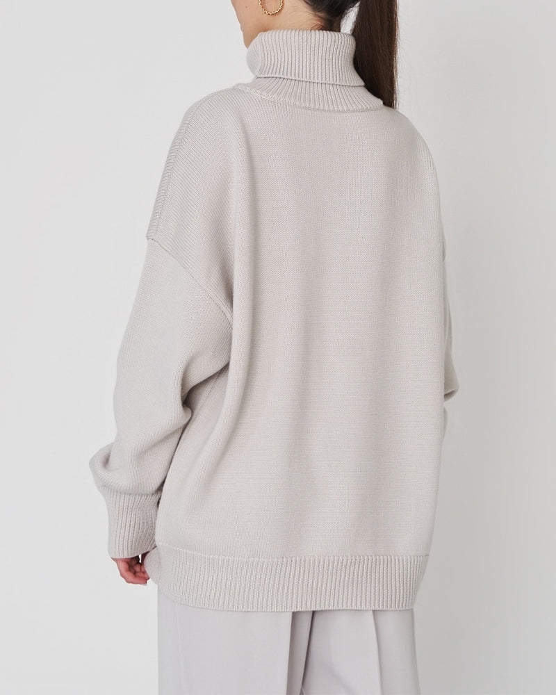 Women's Light Gray Oversized Turtleneck Knit Sweater for Everyday Wear