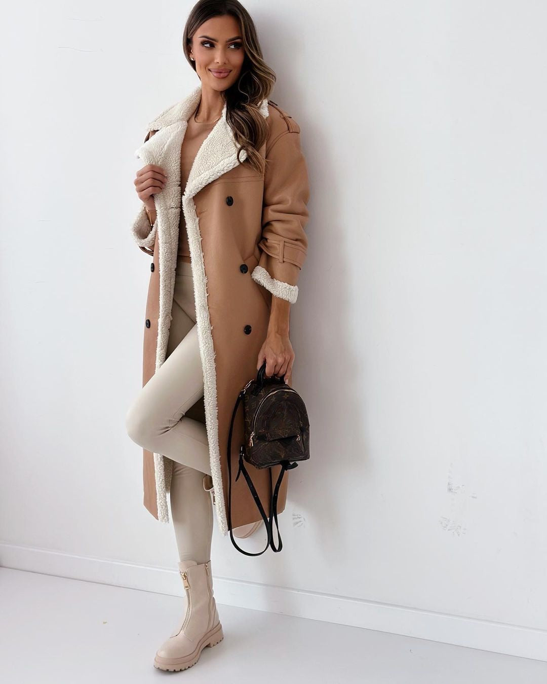 Women's Knee-Length Teddy-Lined Trench Jacket for Daily Use