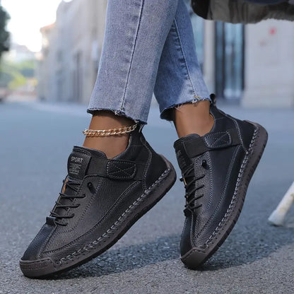 Women's Comfortable Stitch Detail Orthopedic Sneakers for Daily Use Black