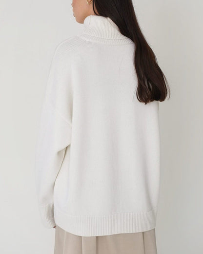 Women's Light Gray Oversized Turtleneck Knit Sweater for Everyday Wear