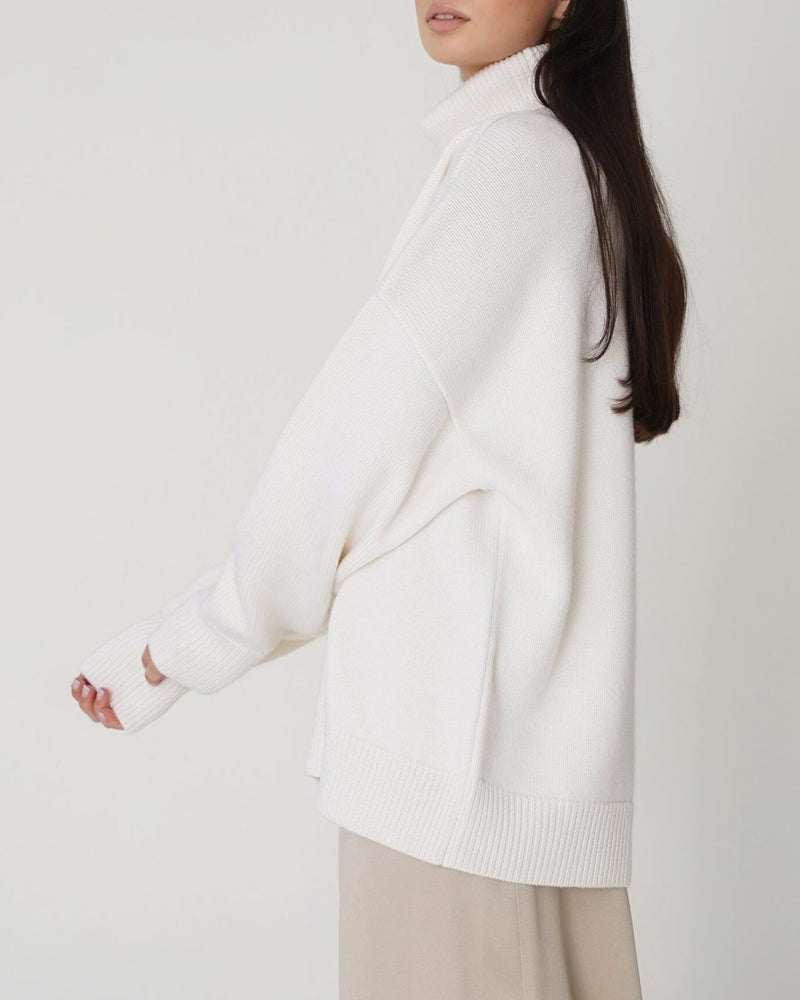 Women's Light Gray Oversized Turtleneck Knit Sweater for Everyday Wear