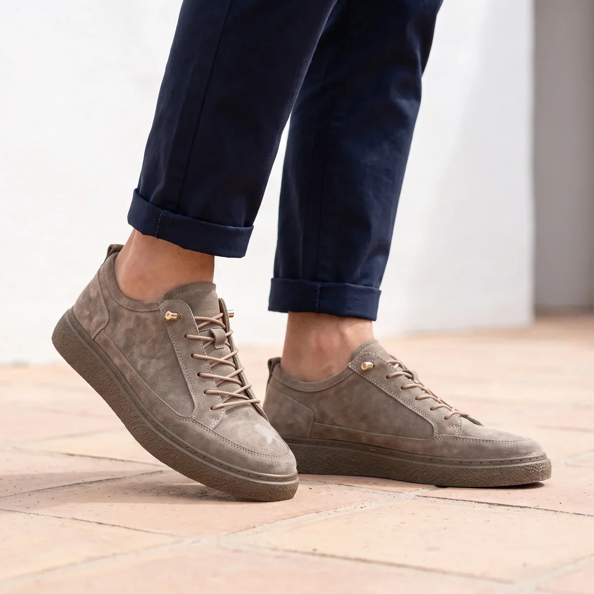 Men's Suede Lace-Up Sneakers with Crepe Sole for Daily Use Gray