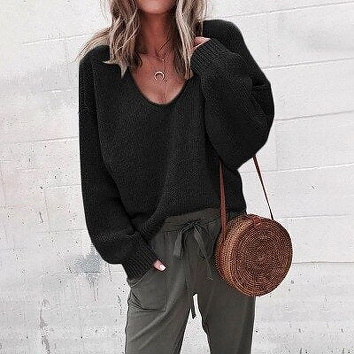 Women's Oversized V-Neck Sweater for Fall and Winter Everyday Wear