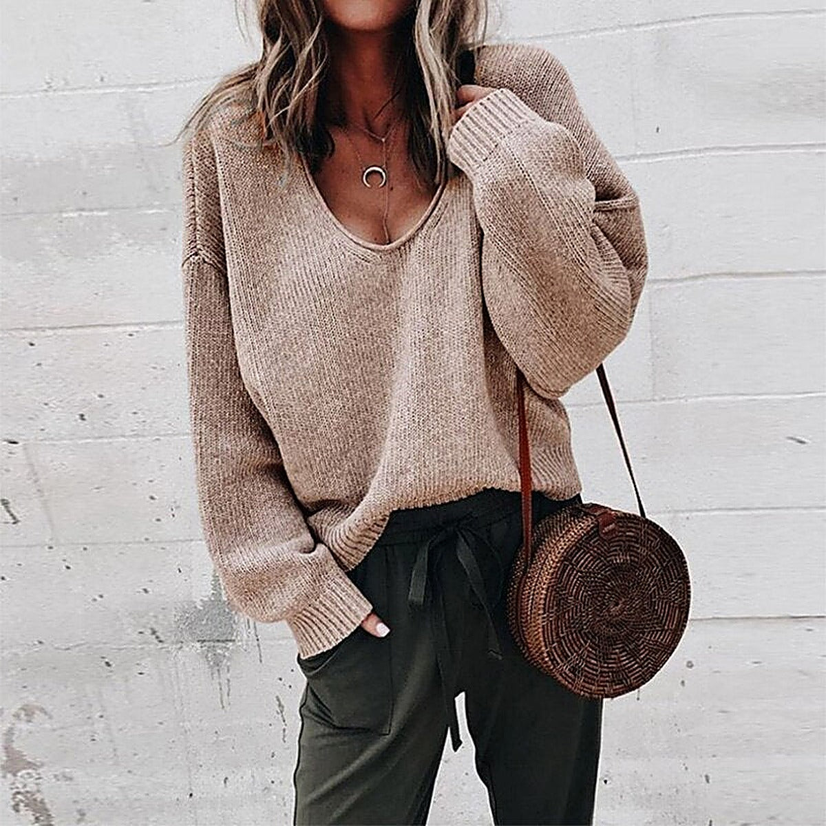 Women's Oversized V-Neck Sweater for Fall and Winter Everyday Wear